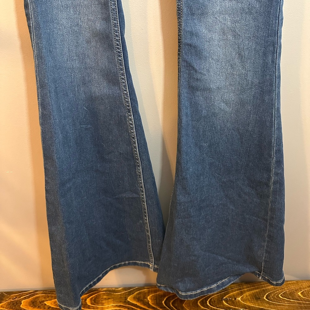 We The Free Penny Pull-On Flare Jeans Size 27 - Picture 8 of 13